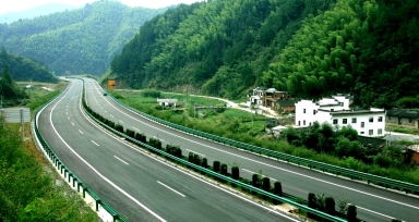 安徽铜陵至黄山高速公路